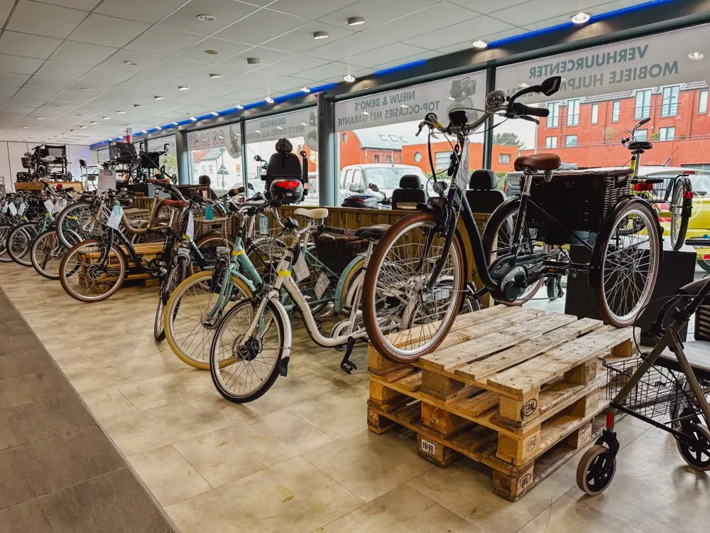 Driewielfietsen en fietsen met lage instap in de showroom